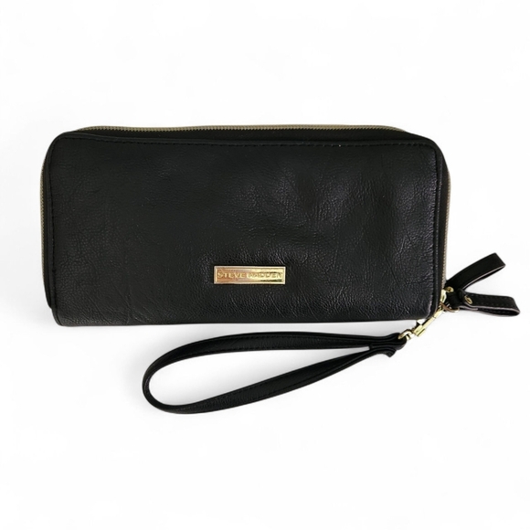 STEVE MADDEN Black Wristlet Wallet Zip Clutch Faux Leather - Picture 1 of 13